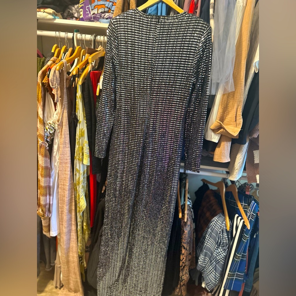 Stunning Willow Glenn dress!  Size 8. Long and slit above knee.